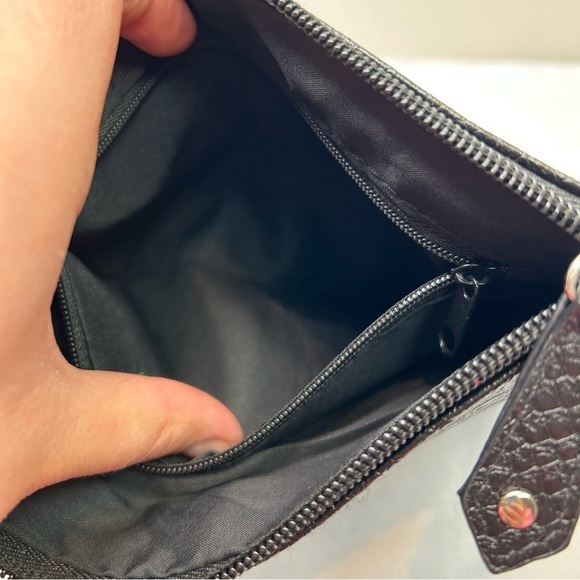 Kathy Van Zeeland‎ snake texture black clutch - Picture 6 of 6